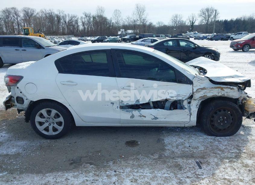 Photo 13 of 2010 Mazda Mazda3 I SPORT (VIN JM1BL1SG8A1324910)