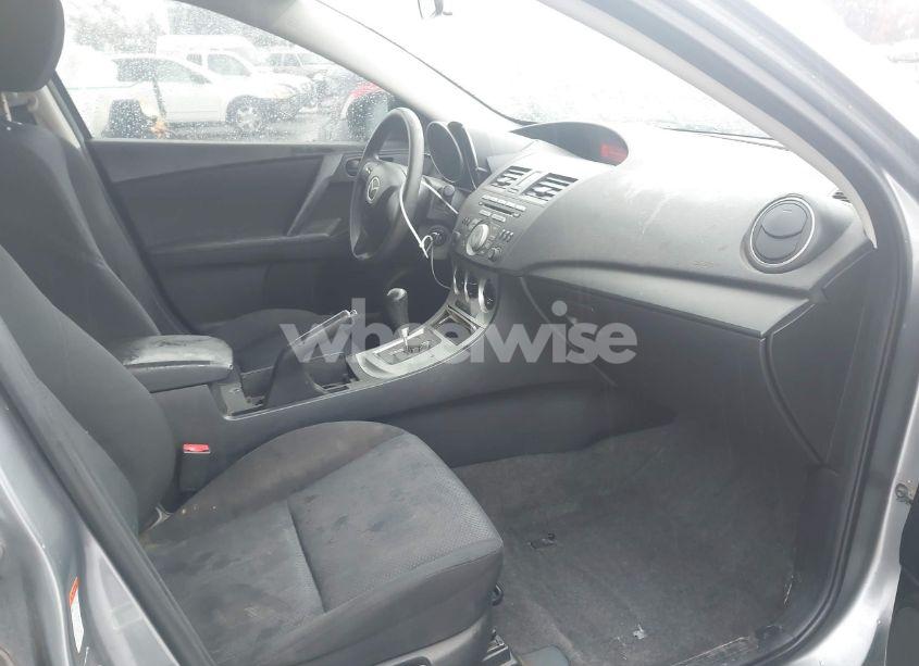 Photo 5 of 2010 Mazda Mazda3 I SPORT (VIN JM1BL1SG9A1272641)