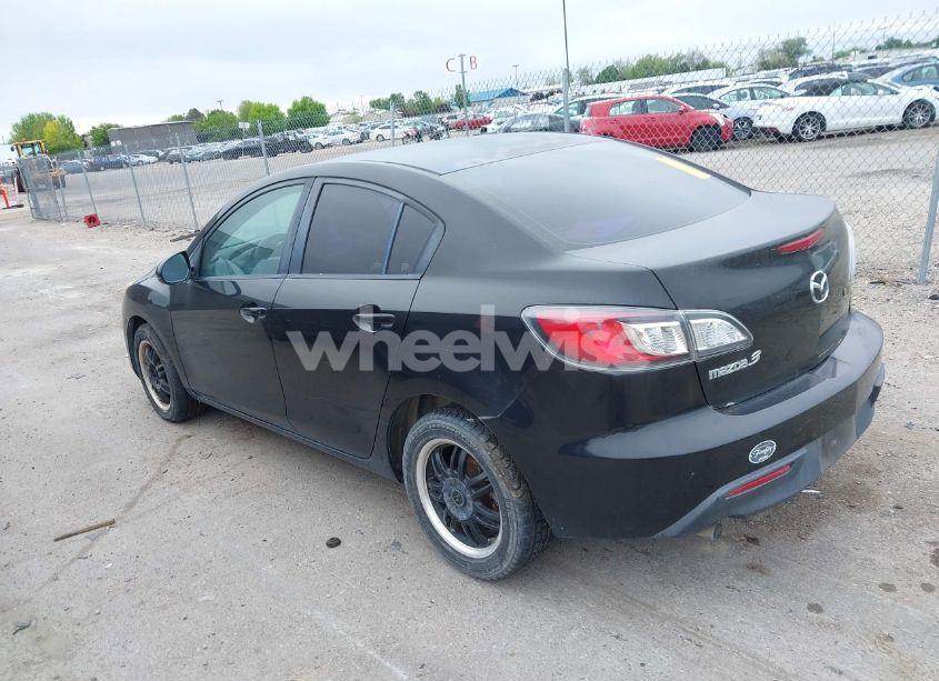 Photo 3 of 2010 Mazda Mazda3 I SPORT (VIN JM1BL1SG9A1299709)