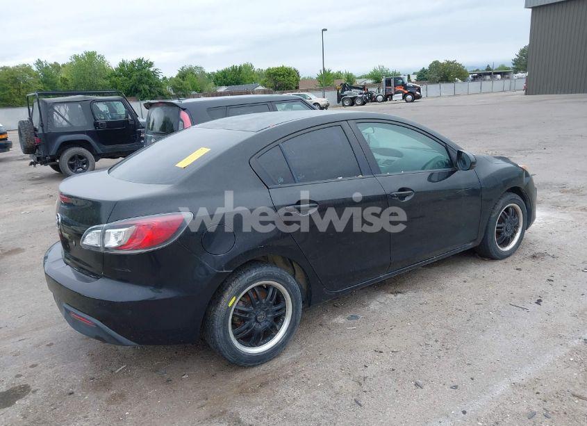 Photo 4 of 2010 Mazda Mazda3 I SPORT (VIN JM1BL1SG9A1299709)