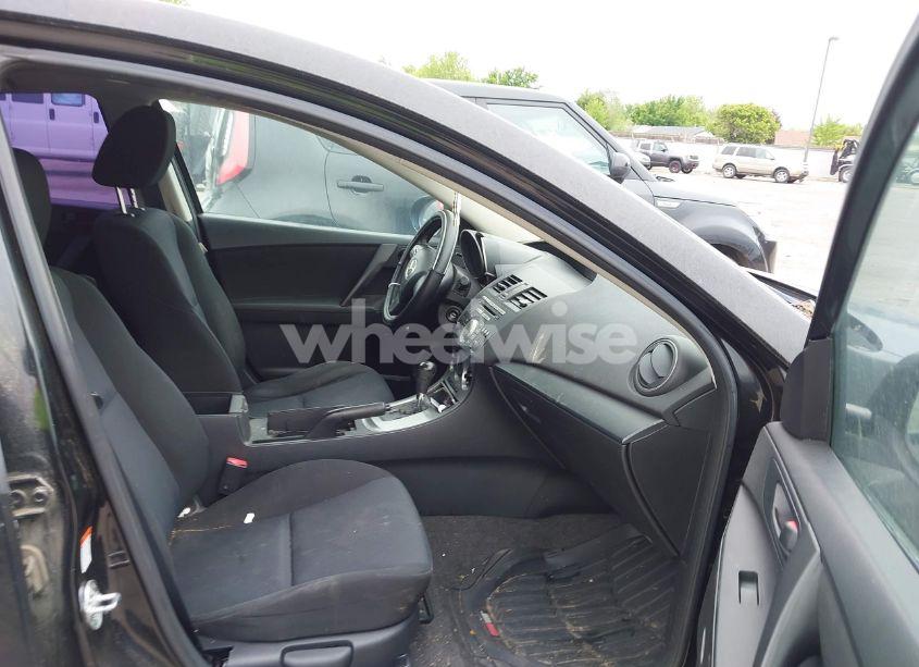 Photo 5 of 2010 Mazda Mazda3 I SPORT (VIN JM1BL1SG9A1299709)