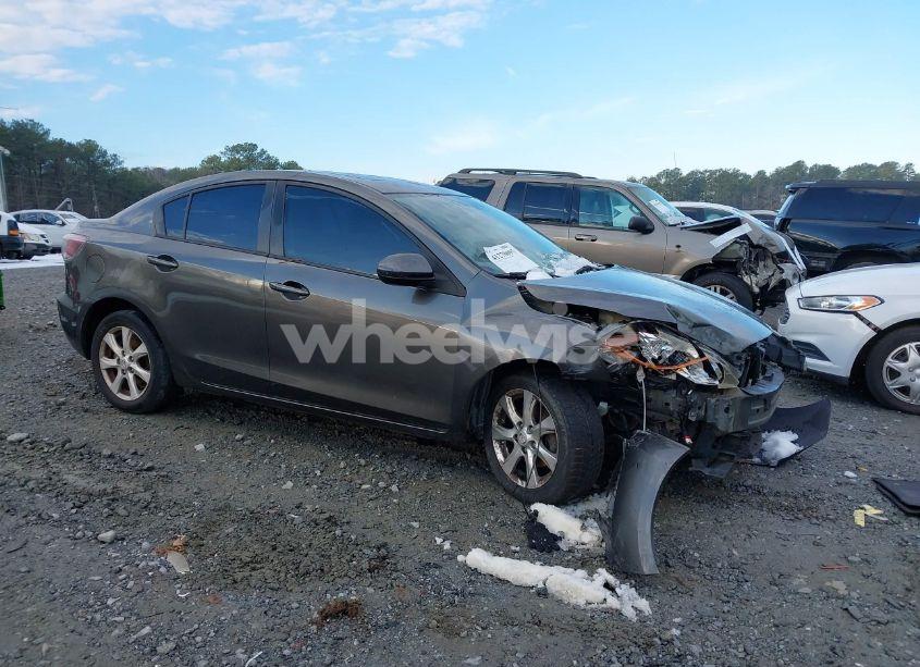 Photo 13 of 2010 Mazda Mazda3 I TOURING (VIN JM1BL1SG9A1329467)