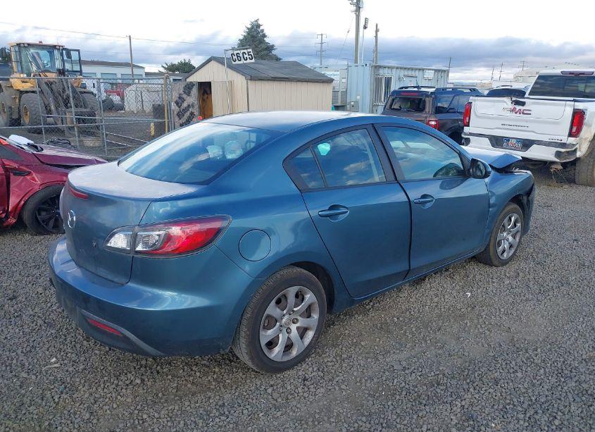 Photo 4 of 2010 Mazda Mazda3 I SPORT (VIN JM1BL1SGXA1165243)