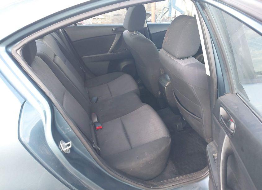 Photo 8 of 2010 Mazda Mazda3 I SPORT (VIN JM1BL1SGXA1165243)