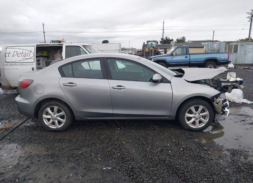 Photo 13 of 2010 Mazda Mazda3 I TOURING (VIN JM1BL1SGXA1231080)