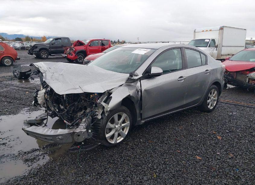 Photo 2 of 2010 Mazda Mazda3 I TOURING (VIN JM1BL1SGXA1231080)