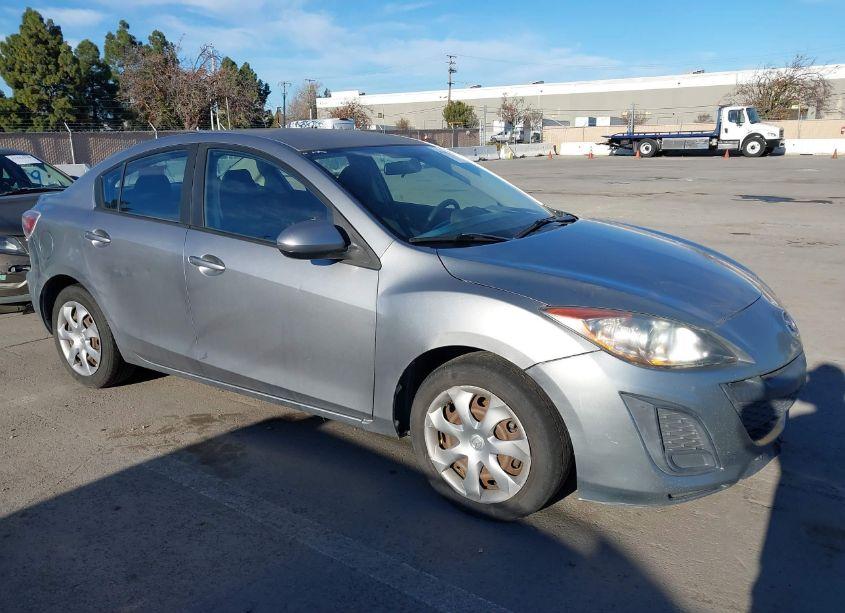 2010 Mazda Mazda3 I SPORT (VIN JM1BL1SGXA1240345) main photo