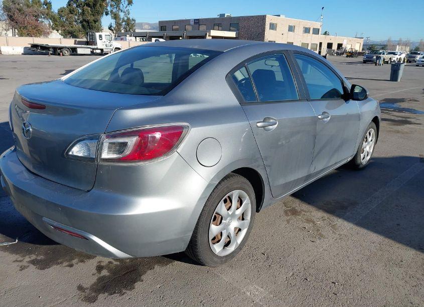 Photo 4 of 2010 Mazda Mazda3 I SPORT (VIN JM1BL1SGXA1240345)