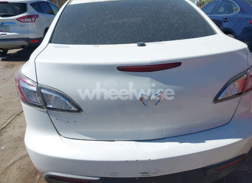 Photo 17 of 2010 Mazda Mazda3 I TOURING (VIN JM1BL1SGXA1294082)