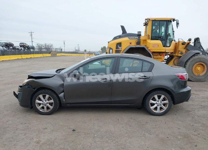 Photo 14 of 2010 Mazda Mazda3 I TOURING (VIN JM1BL1SGXA1301208)