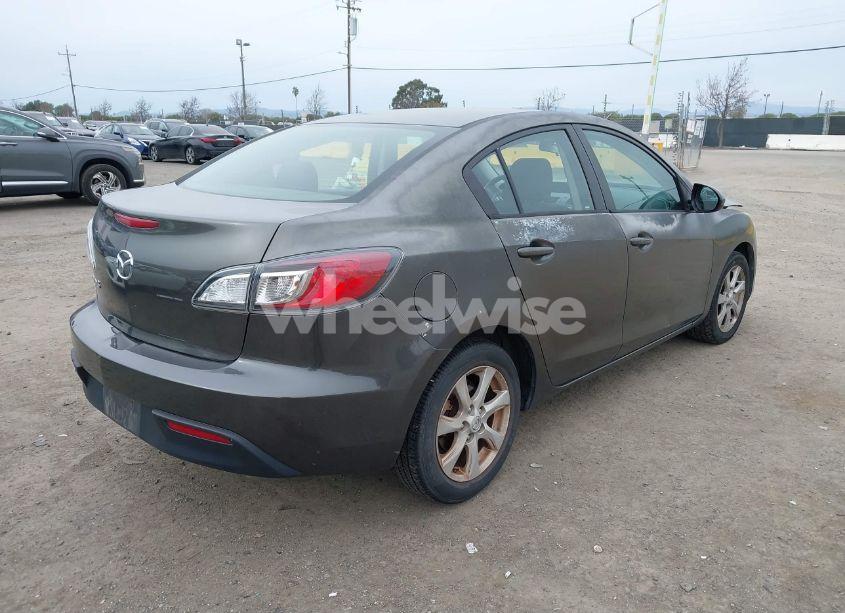 Photo 4 of 2010 Mazda Mazda3 I TOURING (VIN JM1BL1SGXA1301208)