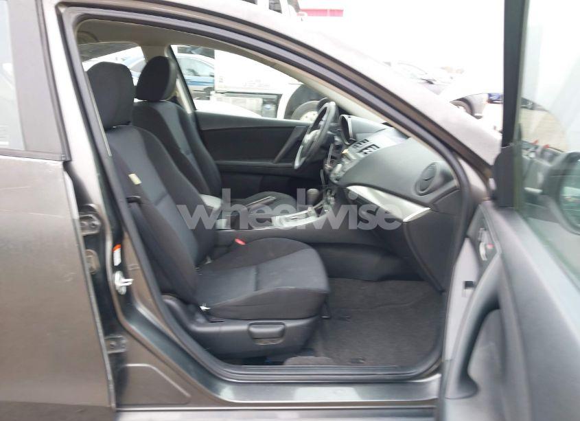 Photo 5 of 2010 Mazda Mazda3 I TOURING (VIN JM1BL1SGXA1301208)