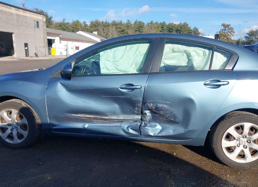 Photo 6 of 2010 Mazda Mazda3 I SPORT (VIN JM1BL1SGXA1344012)