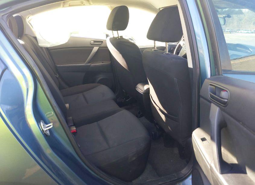 Photo 8 of 2010 Mazda Mazda3 I SPORT (VIN JM1BL1SGXA1344012)