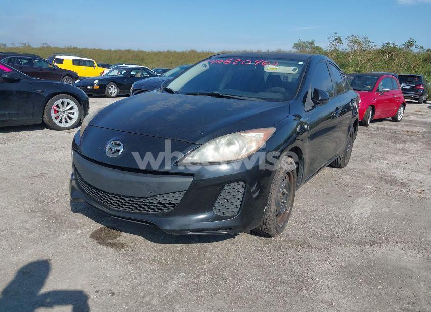 Photo 2 of 2013 Mazda Mazda3 I SV (VIN JM1BL1TF0D1729461)