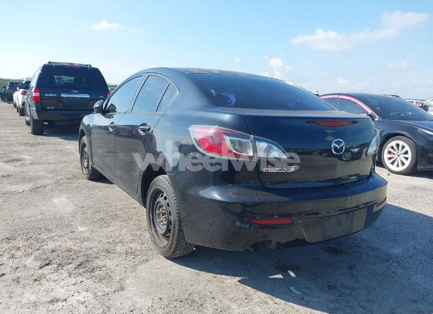Photo 3 of 2013 Mazda Mazda3 I SV (VIN JM1BL1TF0D1729461)