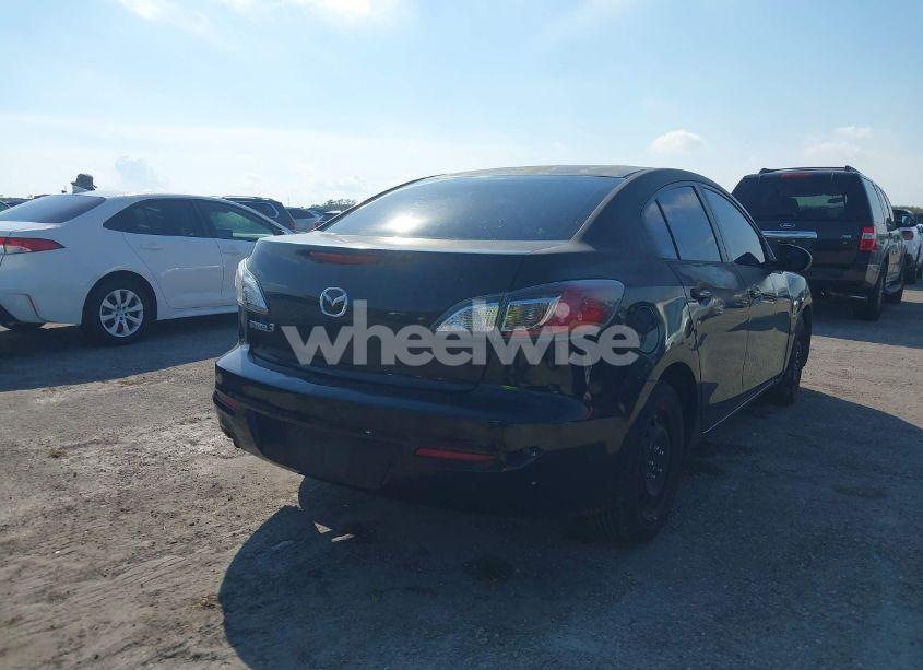 Photo 4 of 2013 Mazda Mazda3 I SV (VIN JM1BL1TF0D1729461)