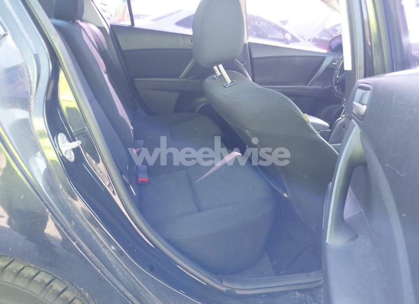 Photo 8 of 2013 Mazda Mazda3 I SV (VIN JM1BL1TF0D1729461)