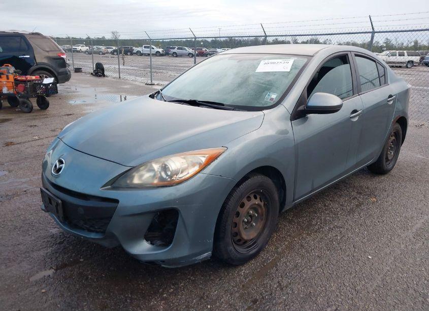 Photo 2 of 2013 Mazda Mazda3 I SV (VIN JM1BL1TF0D1759835)