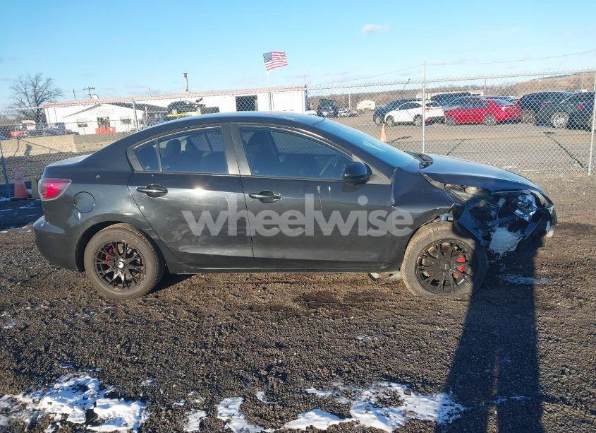 Photo 13 of 2013 Mazda Mazda3 I SV (VIN JM1BL1TF0D1789384)