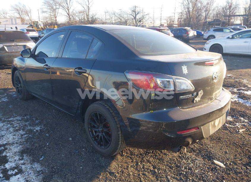 Photo 3 of 2013 Mazda Mazda3 I SV (VIN JM1BL1TF0D1789384)