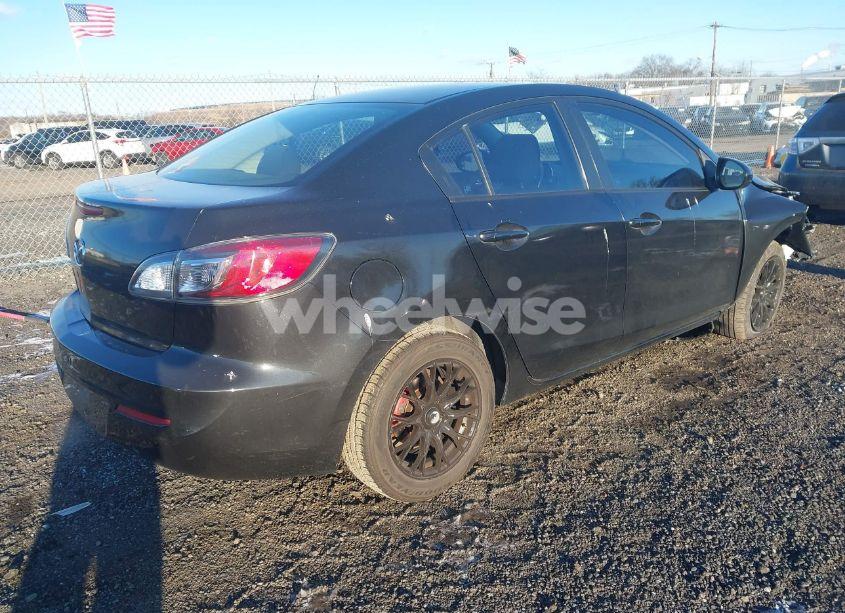 Photo 4 of 2013 Mazda Mazda3 I SV (VIN JM1BL1TF0D1789384)