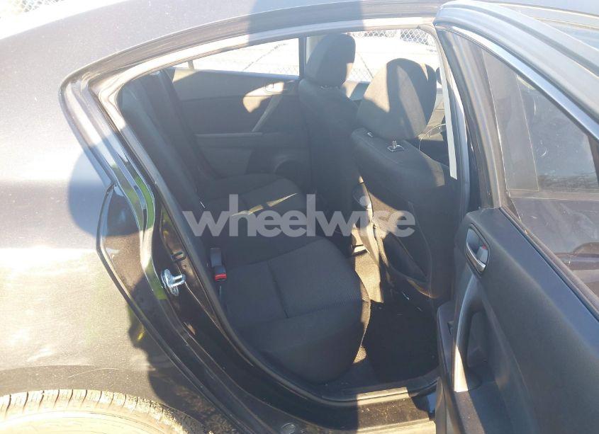 Photo 8 of 2013 Mazda Mazda3 I SV (VIN JM1BL1TF0D1789384)