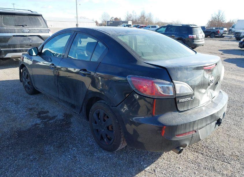 Photo 3 of 2013 Mazda Mazda3 I SV (VIN JM1BL1TF1D1722261)