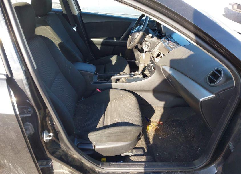 Photo 5 of 2013 Mazda Mazda3 I SV (VIN JM1BL1TF1D1722261)