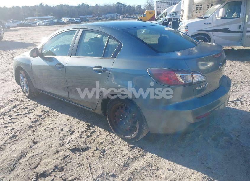 Photo 3 of 2013 Mazda Mazda3 I SV (VIN JM1BL1TF2D1769010)