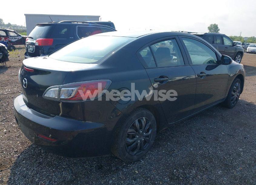 Photo 4 of 2013 Mazda Mazda3 I SV (VIN JM1BL1TF4D1703008)