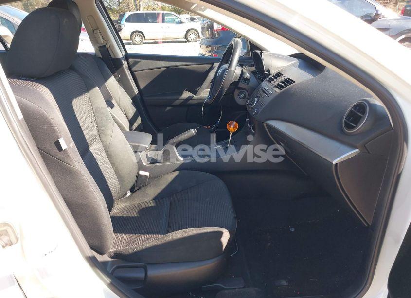 Photo 5 of 2013 Mazda Mazda3 I SV (VIN JM1BL1TF4D1746358)