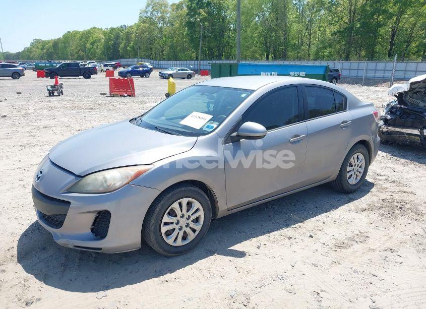 Photo 2 of 2013 Mazda Mazda3 I SV (VIN JM1BL1TF4D1797066)