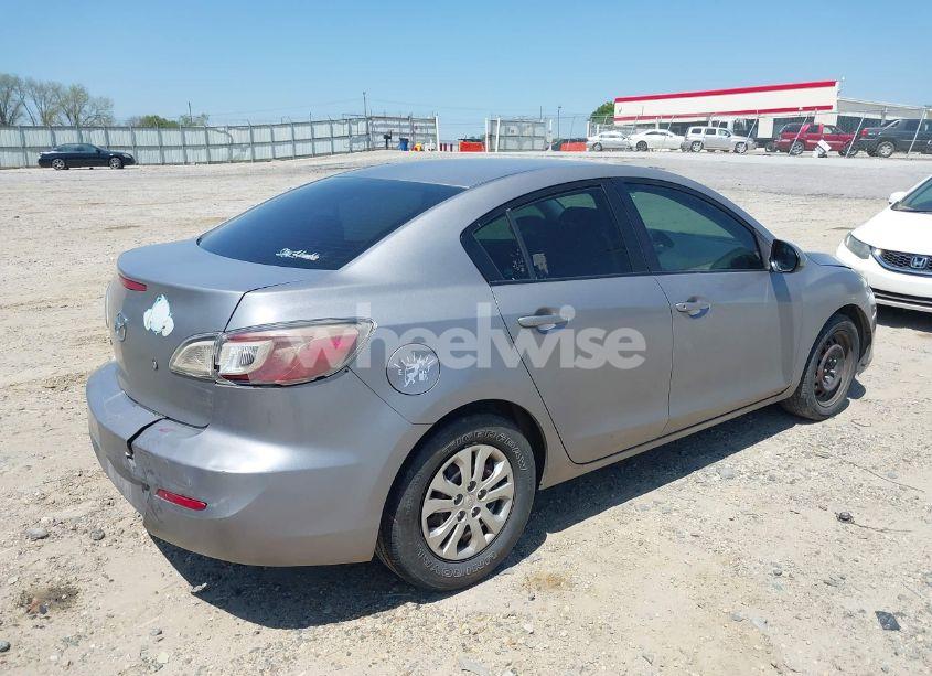 Photo 4 of 2013 Mazda Mazda3 I SV (VIN JM1BL1TF4D1797066)