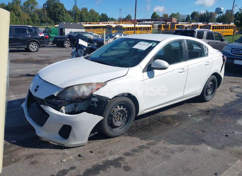 Photo 2 of 2013 Mazda Mazda3 I SV (VIN JM1BL1TF4D1797908)