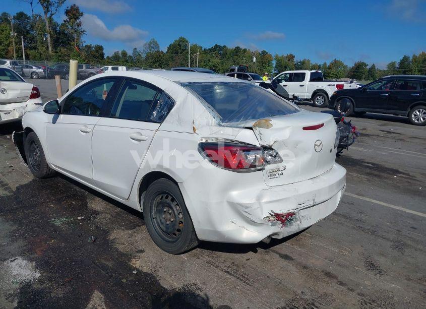 Photo 3 of 2013 Mazda Mazda3 I SV (VIN JM1BL1TF4D1797908)