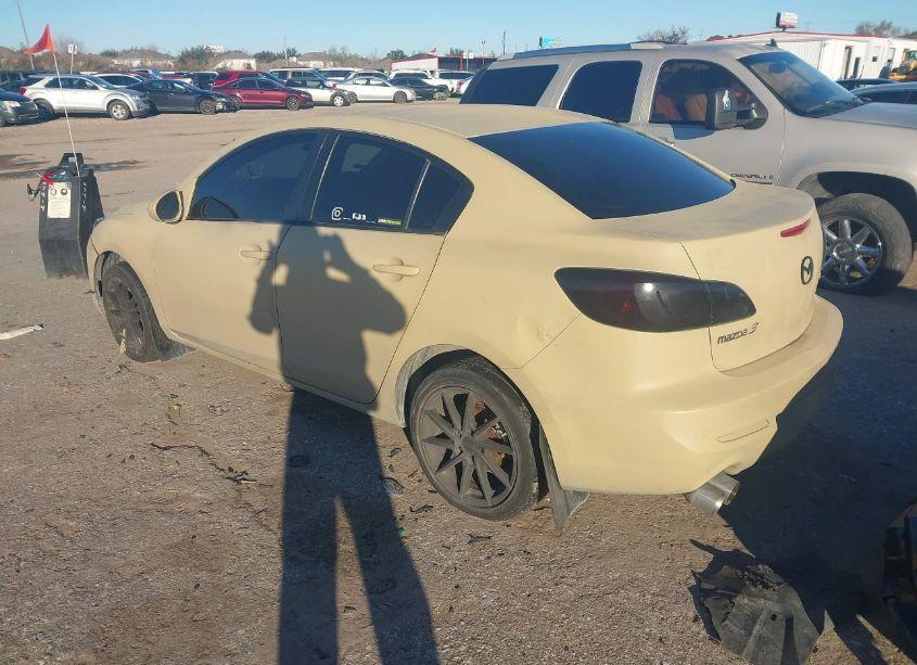 Photo 3 of 2013 Mazda Mazda3 I SV (VIN JM1BL1TF5D1721890)