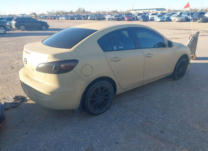 Photo 4 of 2013 Mazda Mazda3 I SV (VIN JM1BL1TF5D1721890)