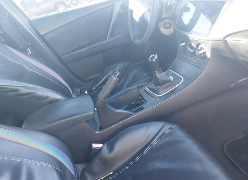 Photo 5 of 2013 Mazda Mazda3 I SV (VIN JM1BL1TF5D1721890)