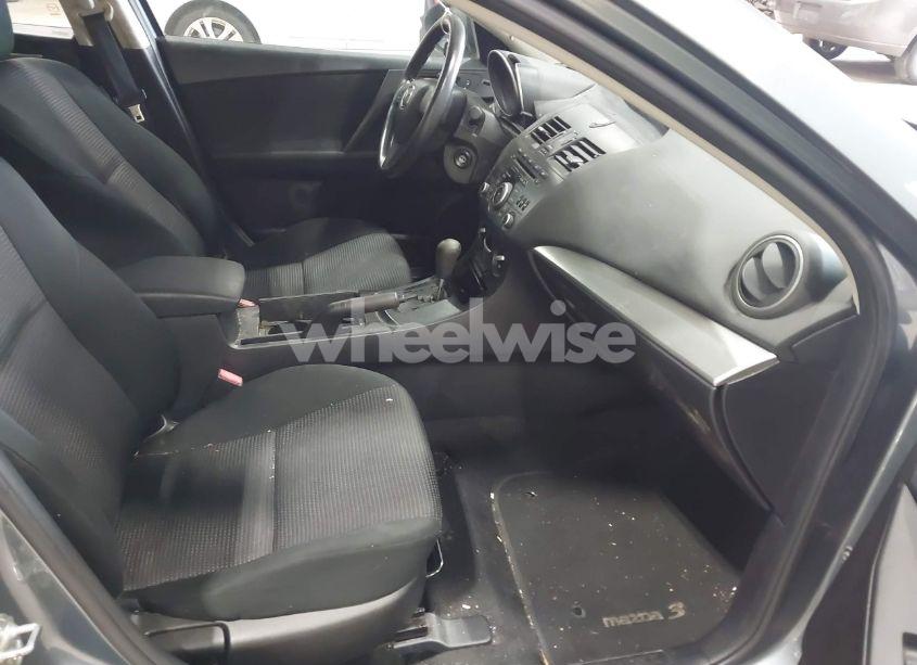 Photo 5 of 2013 Mazda Mazda3 I SV (VIN JM1BL1TF5D1723123)