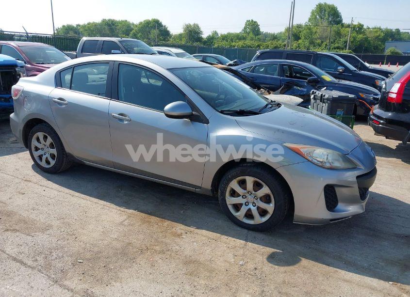 2013 Mazda Mazda3 I SV (VIN JM1BL1TF5D1725728) main photo