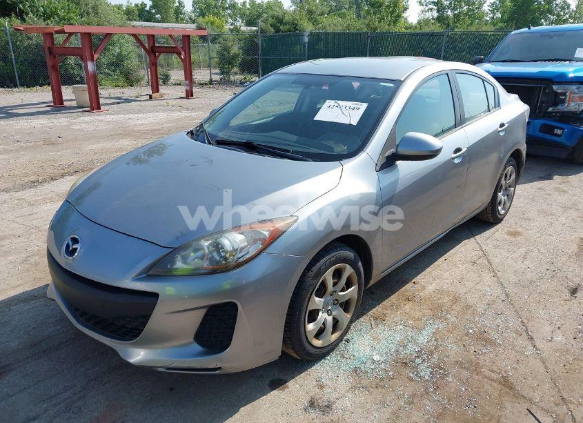 Photo 2 of 2013 Mazda Mazda3 I SV (VIN JM1BL1TF5D1725728)