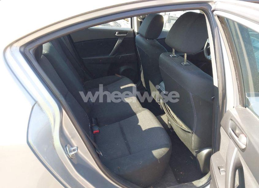 Photo 8 of 2013 Mazda Mazda3 I SV (VIN JM1BL1TF5D1725728)