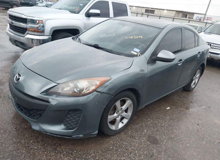 Photo 2 of 2013 Mazda Mazda3 I SV (VIN JM1BL1TF5D1811136)