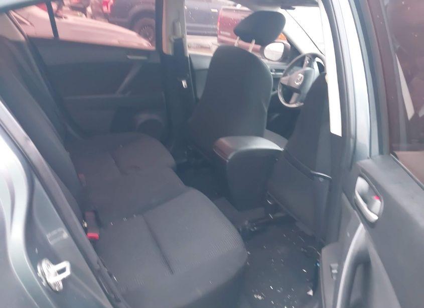 Photo 8 of 2013 Mazda Mazda3 I SV (VIN JM1BL1TF5D1811136)