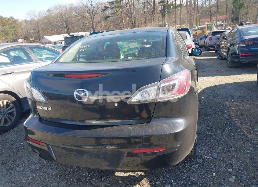 Photo 16 of 2013 Mazda Mazda3 I SV (VIN JM1BL1TF6D1723552)