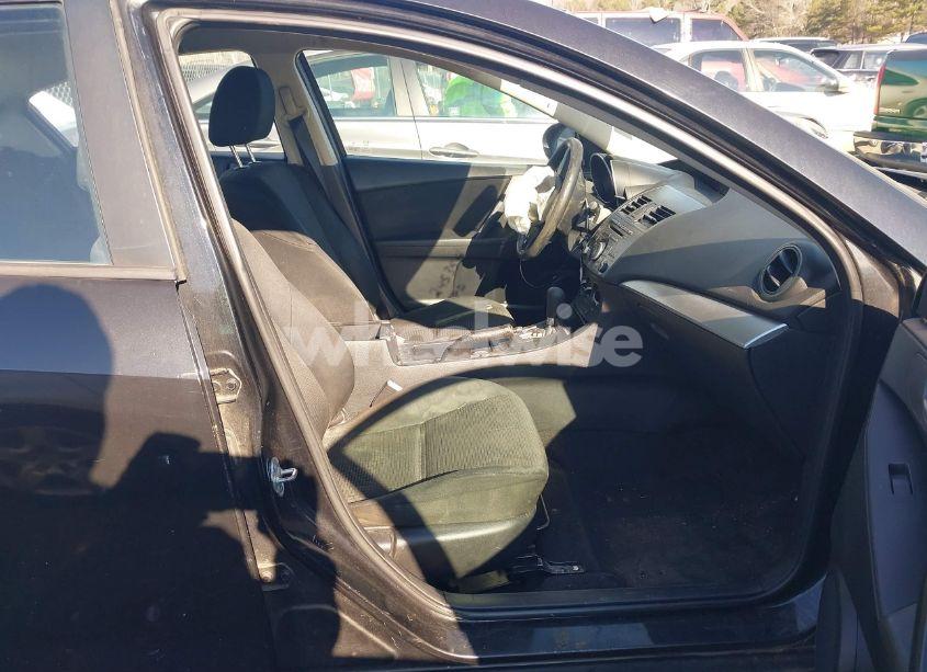 Photo 5 of 2013 Mazda Mazda3 I SV (VIN JM1BL1TF6D1723552)