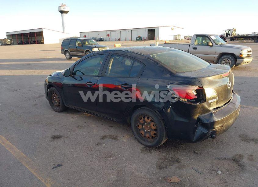 Photo 3 of 2013 Mazda Mazda3 I SV (VIN JM1BL1TF6D1785162)