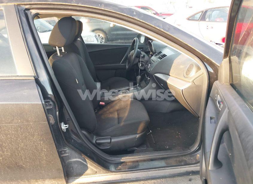 Photo 5 of 2013 Mazda Mazda3 I SV (VIN JM1BL1TF6D1785162)