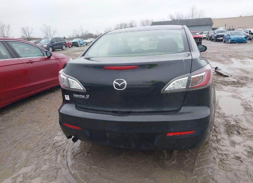 Photo 16 of 2013 Mazda Mazda3 I SV (VIN JM1BL1TF6D1829693)